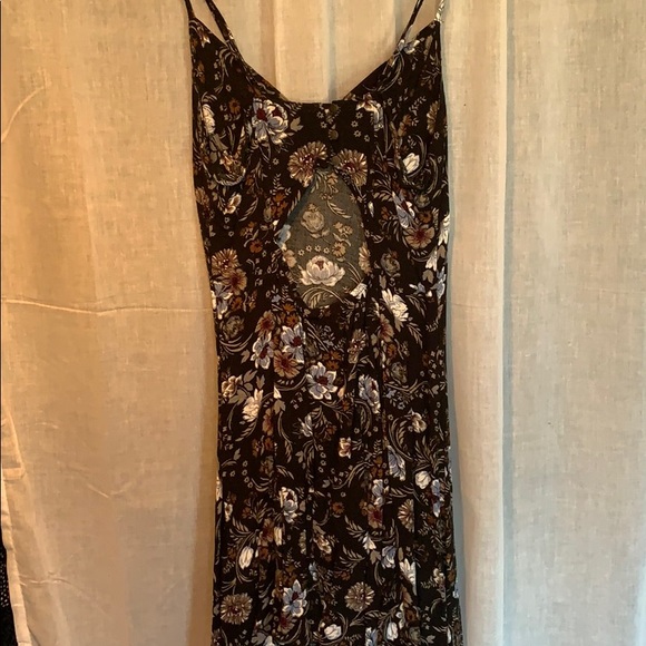 AE dress with back cutout - Picture 2 of 3